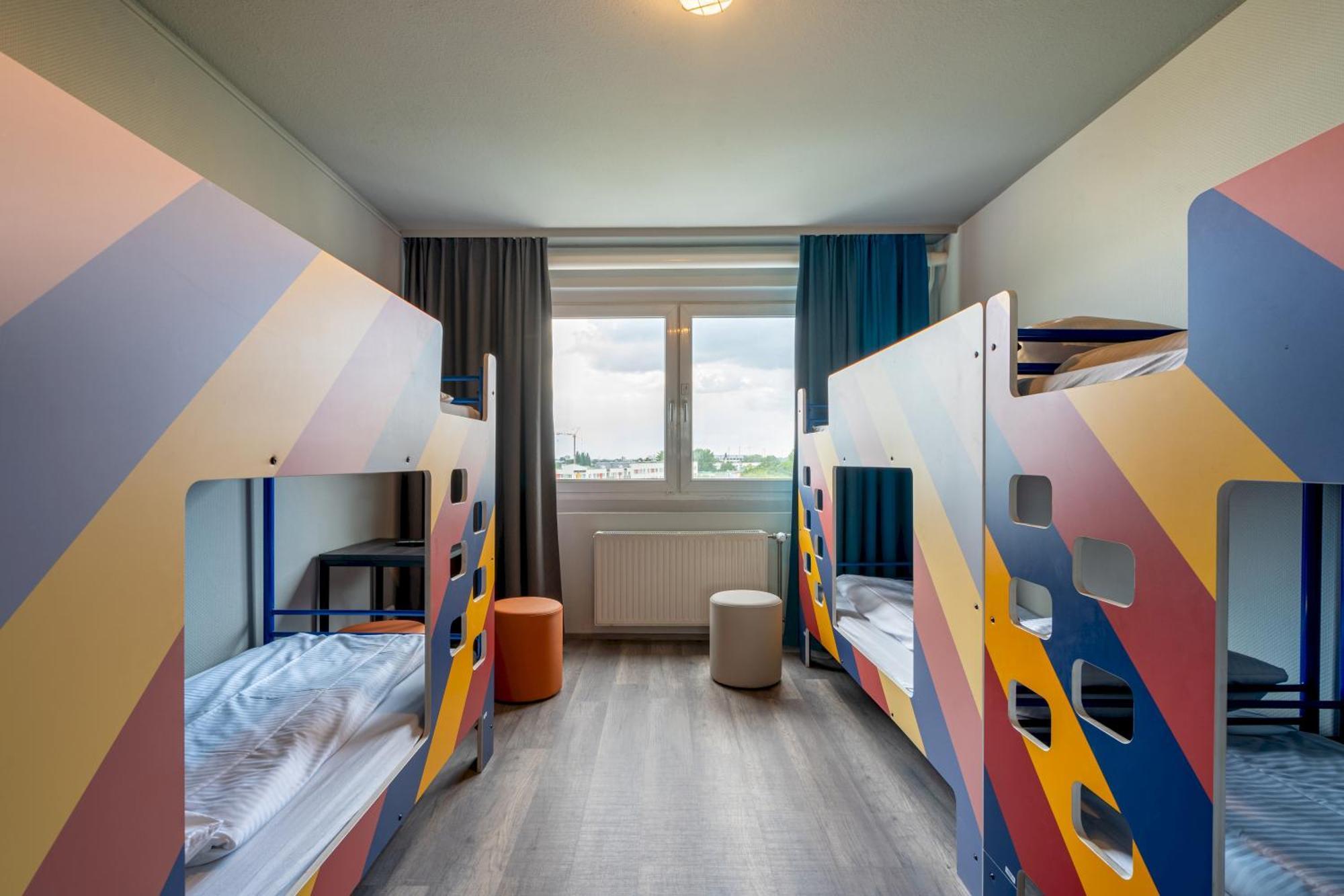 Bed 6-Bed Dormitory Room,1435743235:JPEG